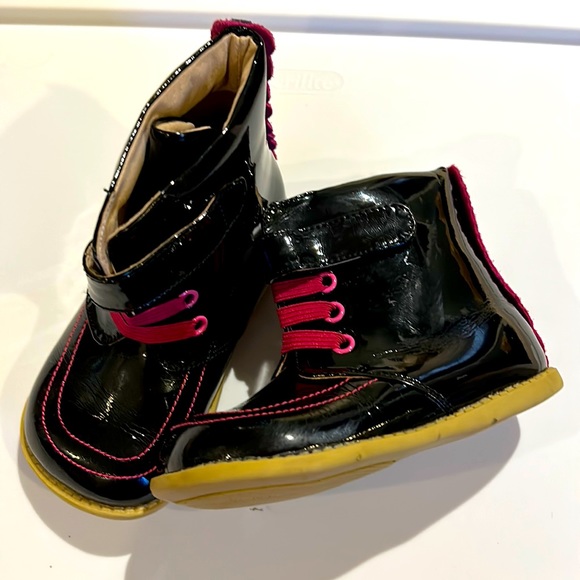 Livie & Luca Other - Livie & Luca navy/pink boots sz 9